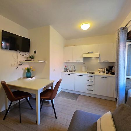 Apartment Hum-The Smallest Town In The World מראה חיצוני תמונה